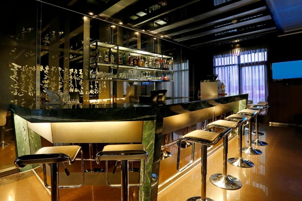 Golden Tulip - Aesthetics Hotel Zhunan Екстериор снимка