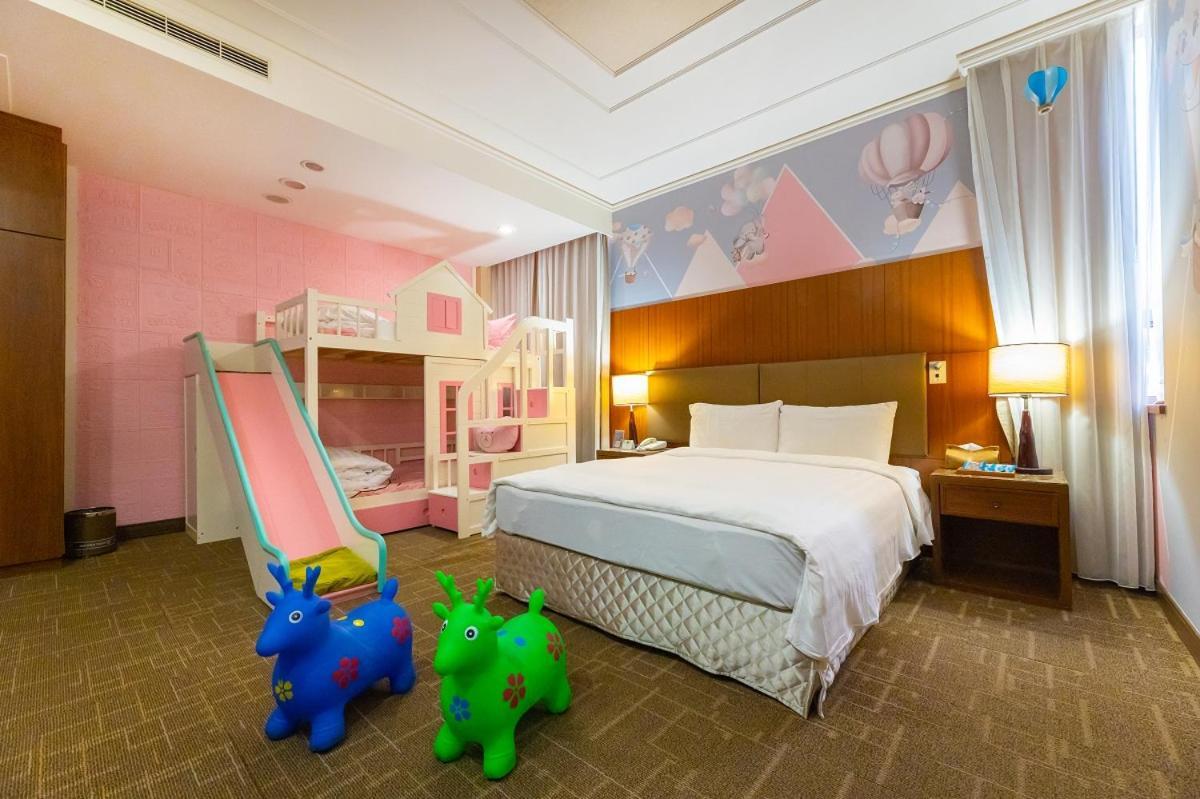 Golden Tulip - Aesthetics Hotel Zhunan Екстериор снимка