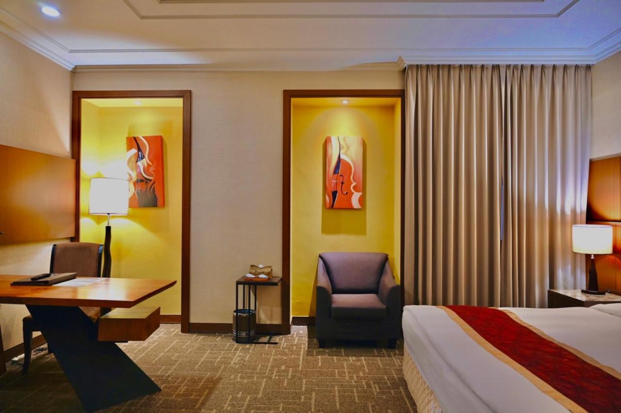 Golden Tulip - Aesthetics Hotel Zhunan Екстериор снимка