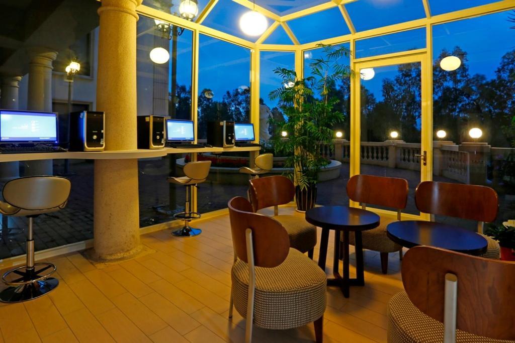 Golden Tulip - Aesthetics Hotel Zhunan Екстериор снимка
