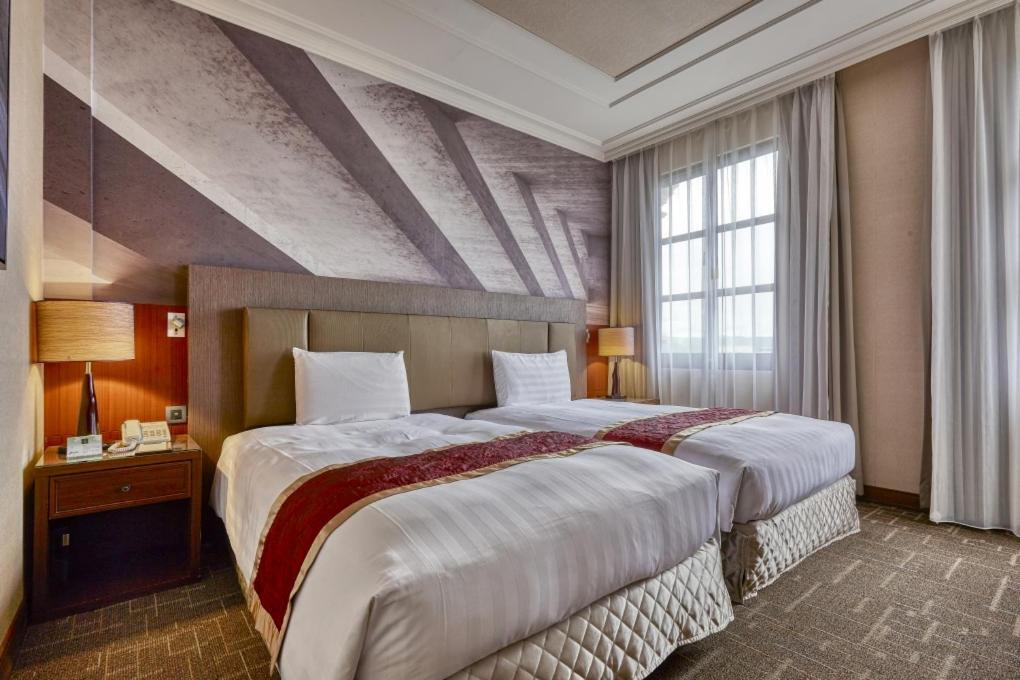 Golden Tulip - Aesthetics Hotel Zhunan Екстериор снимка
